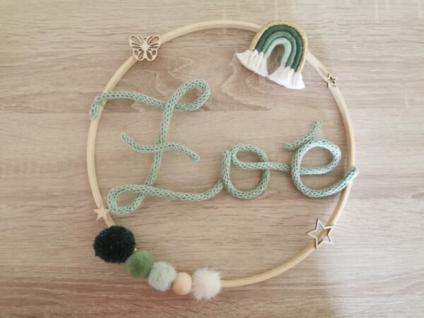 Couronne personnalisable avec prénom en tricotin / Arc en ciel – Image 4